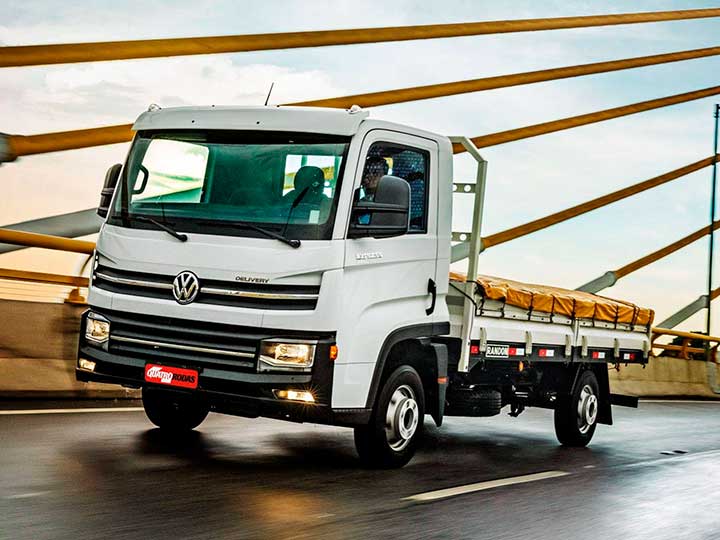 Vokswagen Delivery Express - Escadas na Porta